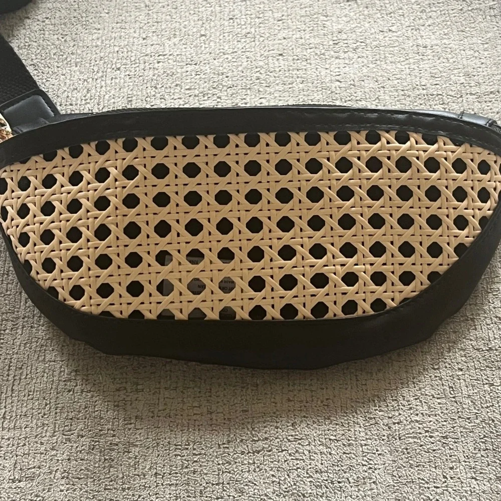 Lovesac Crossbody Belt Bag Black Faux Rattan Woven Fanny Pack Gold Hardware
